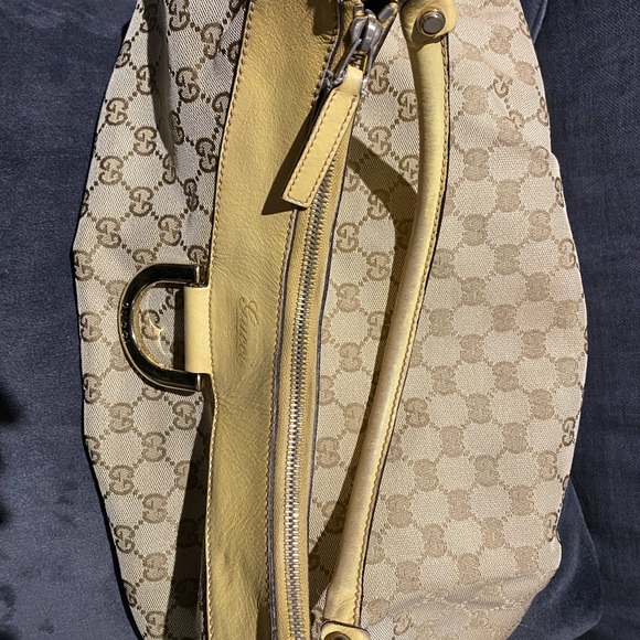 Gucci D-Ring Hobo Bag - Picture 12 of 16